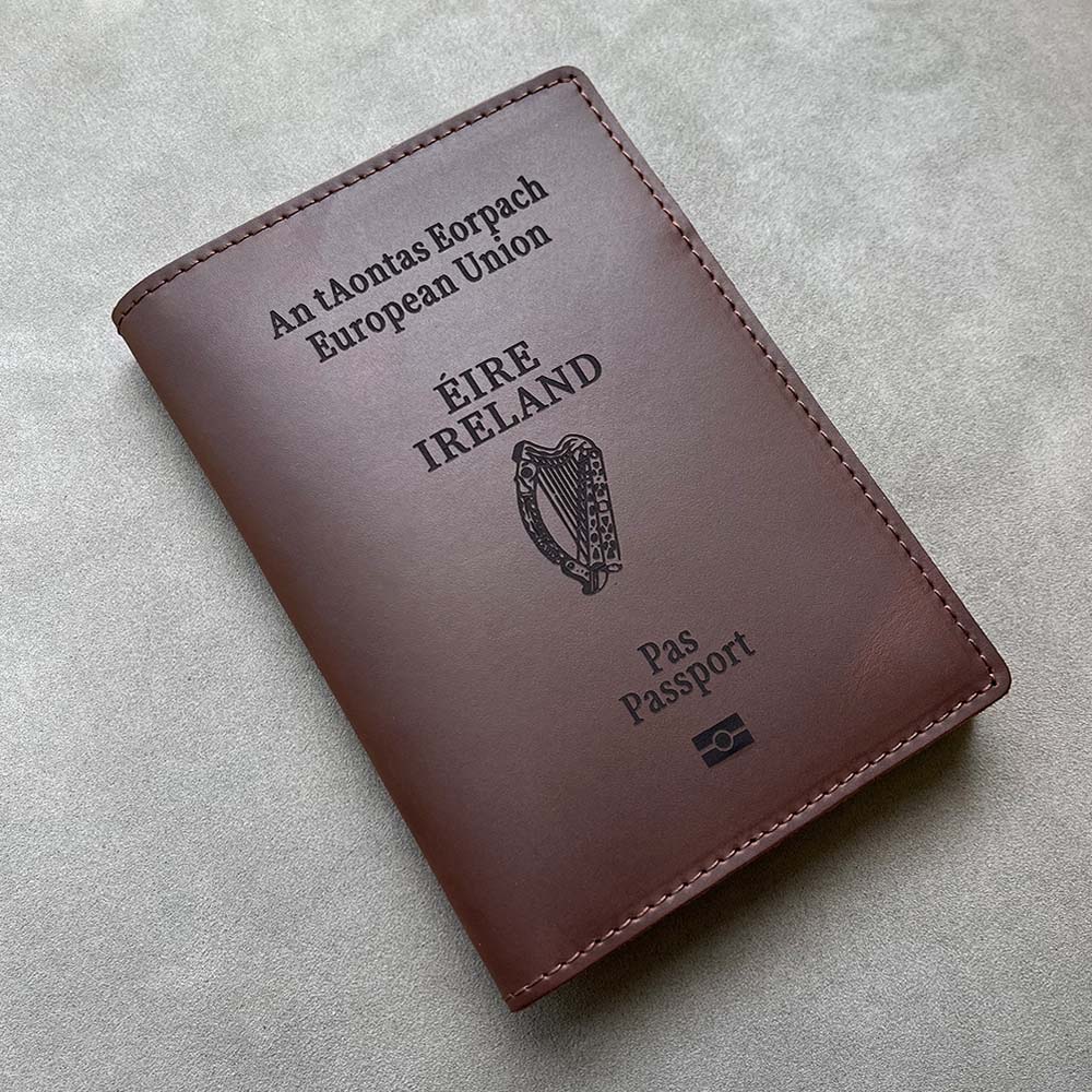 Travel Accessories Ireland - Custodia per passaporto irlandese in pelle