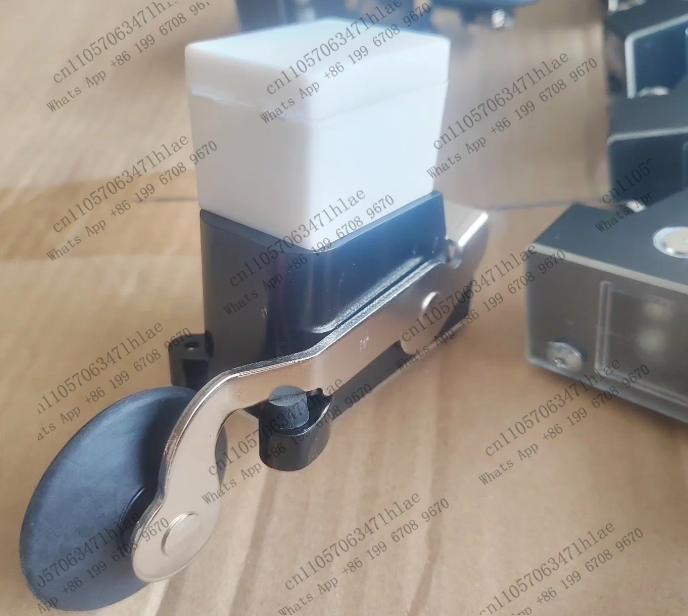Nuovissimo interruttore Ascens - Travel Accessories Brand recensione e prezzo